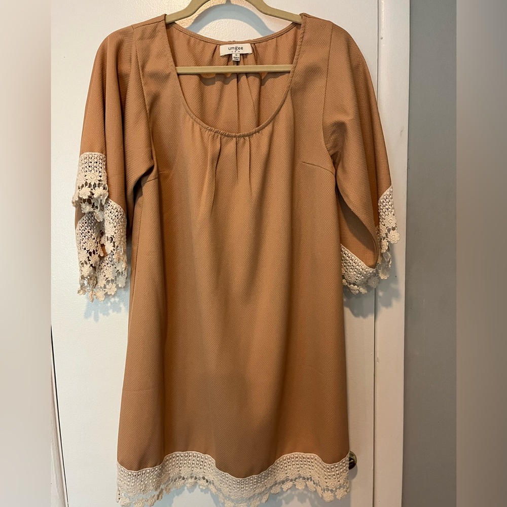 Umgee tunic shift dress peach. Embroidered cuffs and hems. Size small.